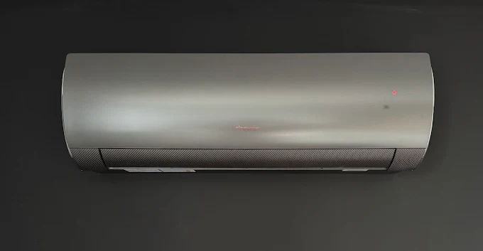 Nowoczesny klimatyzator ścienny — montaż TestoTech w Bytomiu